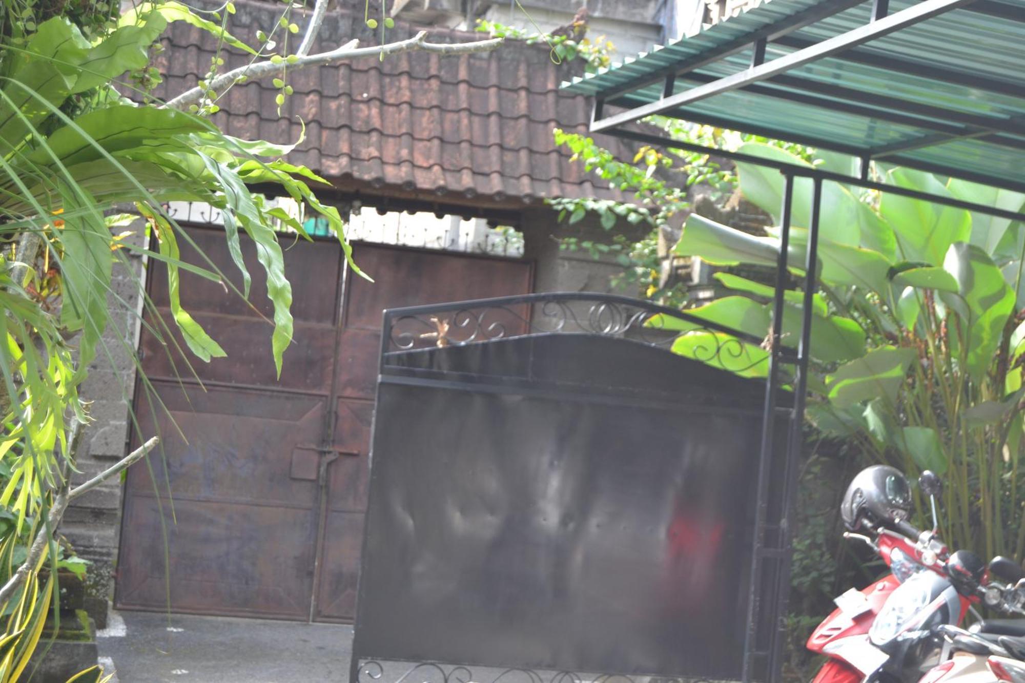 Guest house Sakha House